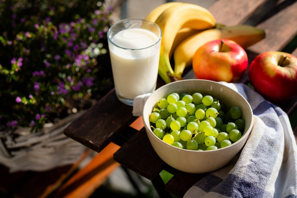 Vegetarische Ernährung: Obst und Milch